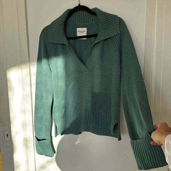 Abercrombie & Fitch Sweaters - ABERCROMBIE GREEN COLLARED SWEATER